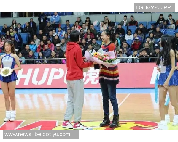 康大女篮佩奇领衔夺冠荣耀官方发布上赛季冠军戒指盛况